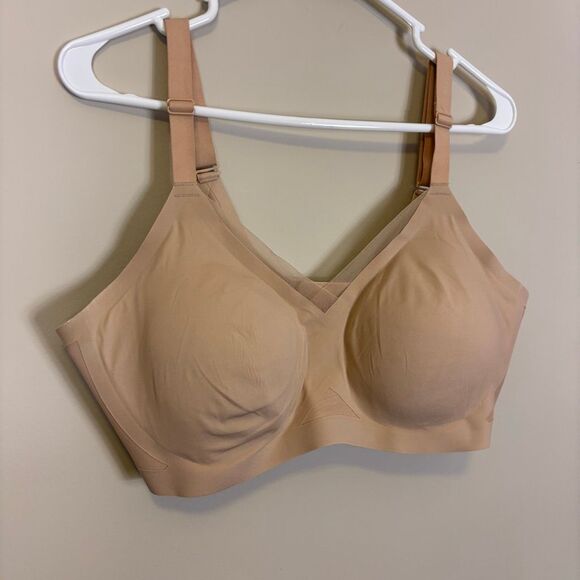 Honey Love Crossover Bra in Sand Mesh Detail 1X - Picture 3 of 6